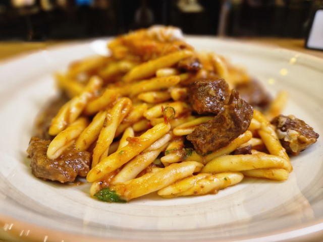 ΣΙΓΑΝΟΜΑΓΕΙΡΕΜΕΝΟ ΜΟΣΧΑΡΑΚΙ ΚΟΚΚΙΝΙΣΤΟ